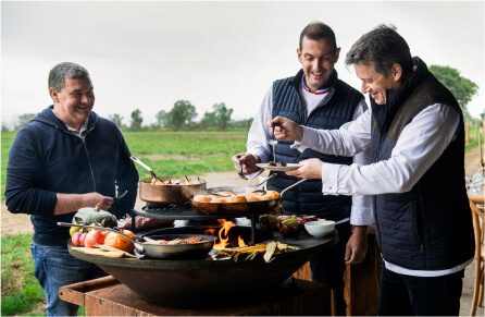 Like all the dairy farmers who are partners of Elle & Vire Professionnel®, Sébastien Labouche is committed to excellence and adheres to the charter for good agricultural practices.Elle & Vire Professionnel® Excellence cream guarantees an excellent yield all year round.