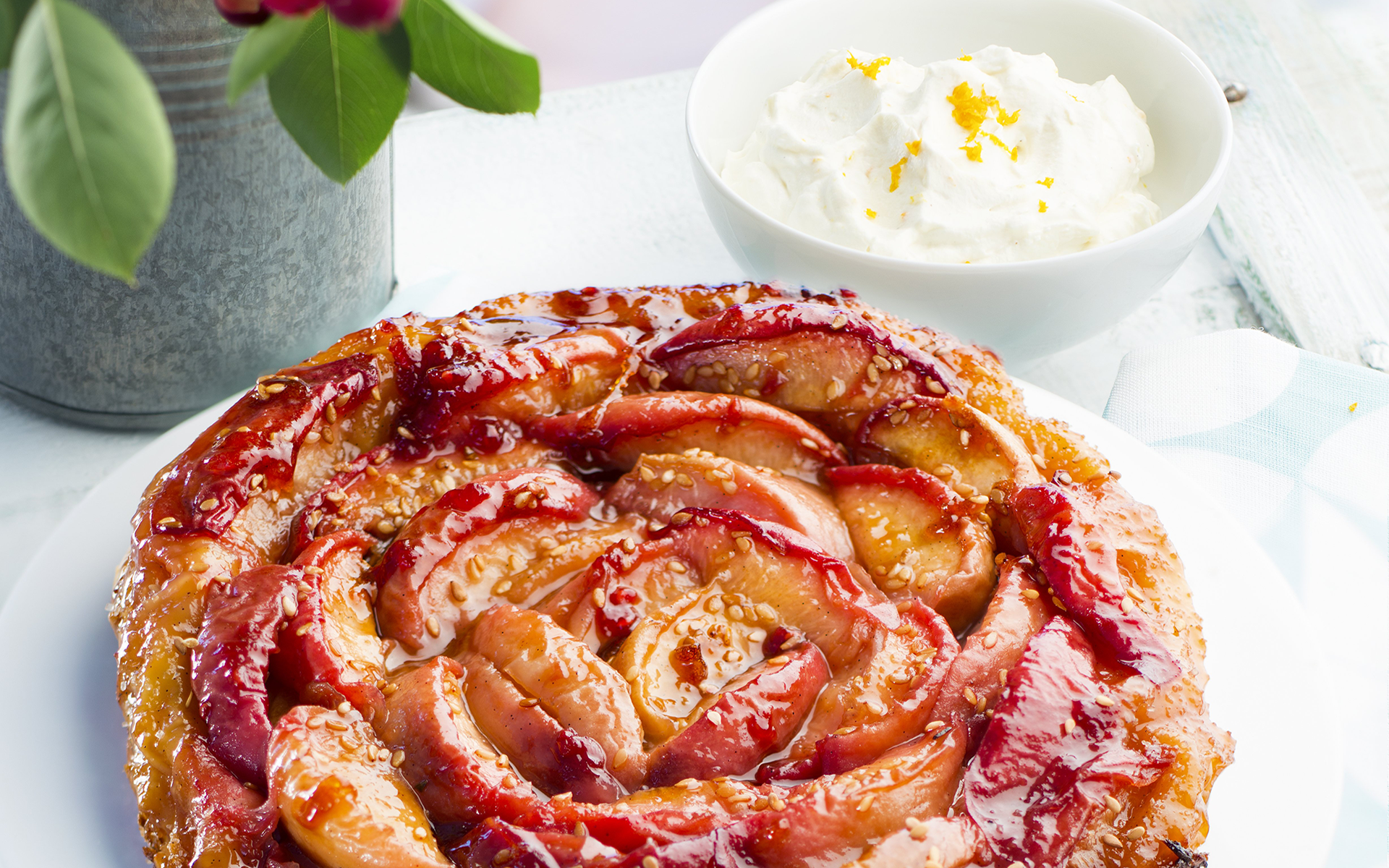 Tarte Tatin de nectarines, crème chantilly vanillée Recettes de tous