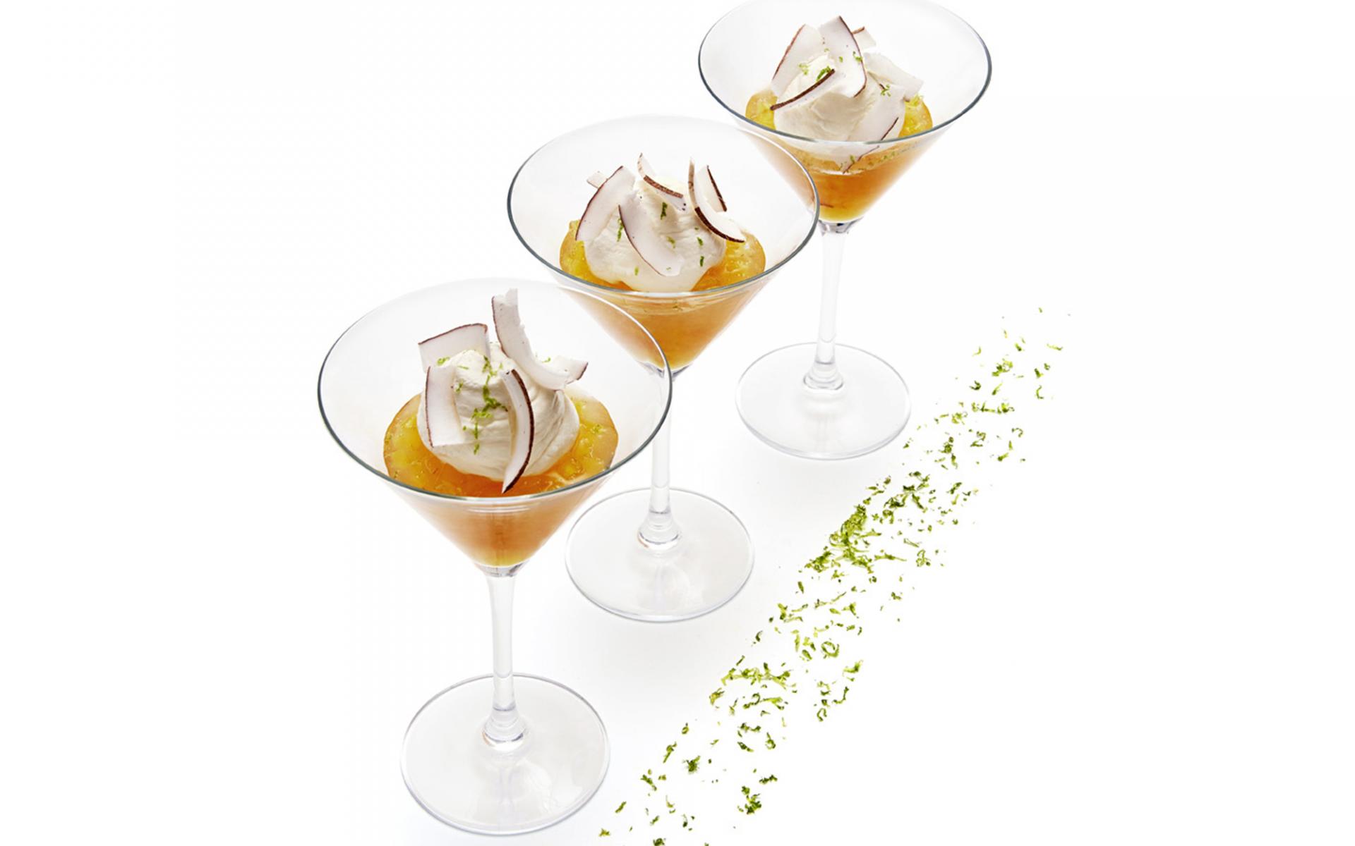 Pina colada store glass