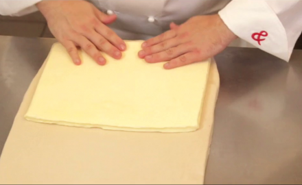 How to make puff pastry: rolling and folding?