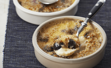 Crème brûlée aux myrtilles