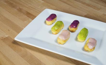 Minis éclairs Marie Antoinette (crème patissière à la rose, à la violette, pistache)