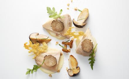 Suprême de poulet de Bresse confit à la crème et truffe