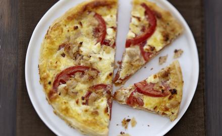 Tarte aux tomates, Carré Frais et thon à la moutarde