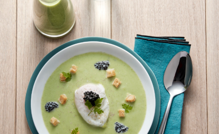 Gaspacho de brocolis et oeuf poché