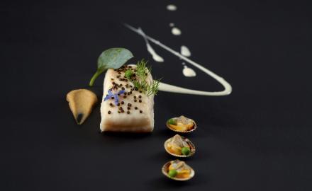 Tronçon de turbot, caviar d'aubergine fumée et crème iodée