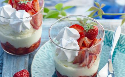 Eton Mess aux fraises, crème vanille et meringue
