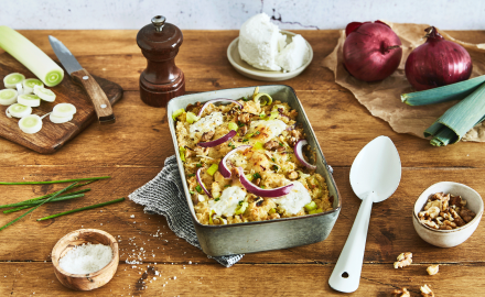 Gratin de quinoa aux poireaux, oignons rouges et chèvre