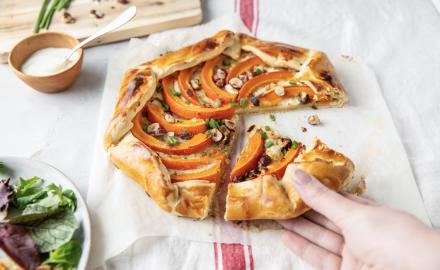 Tarte rustique crème potimarron parmesan et noisettes