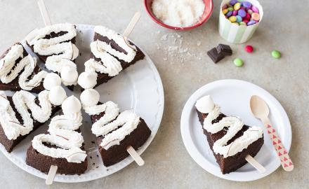 Gâteau moelleux au chocolat, chantilly coco-vanille