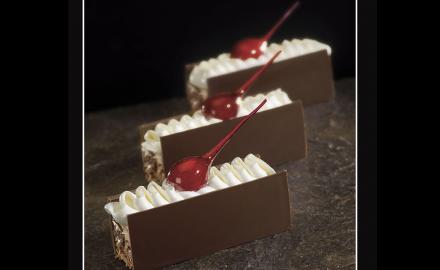 BLACK FOREST GÂTEAU