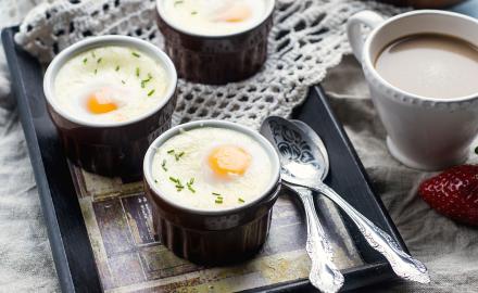 Oeufs cocotte au chorizo cuisson micro-ondes