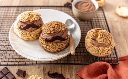 Choux craquelins à la chantilly chocolat