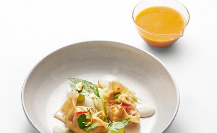 Rabbit wontons / Sour broth