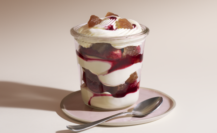 Tiramisù al ribes nero e crema di marroni