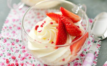 Fontainebleau Crème au Mascarpone , fraises et citronnelle