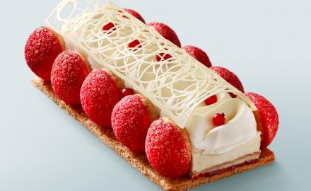 Bûche Saint-Honoré fraise, fraise des bois