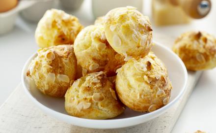 Chouquettes au parmesan et amandes