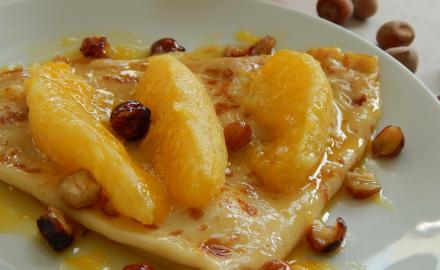Crêpes à l'orange, aux noisettes et au beurre