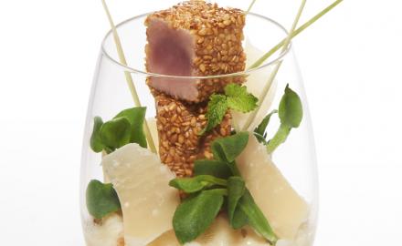 Risotto with lemongrass and mascarpone, tuna with sesame seeds