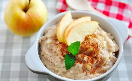 Riz au lait crémeux et ses pommes caramelisées