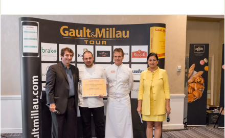 Sébastien Faré décerne le prix Technique d’Excellence lors du G&M tour