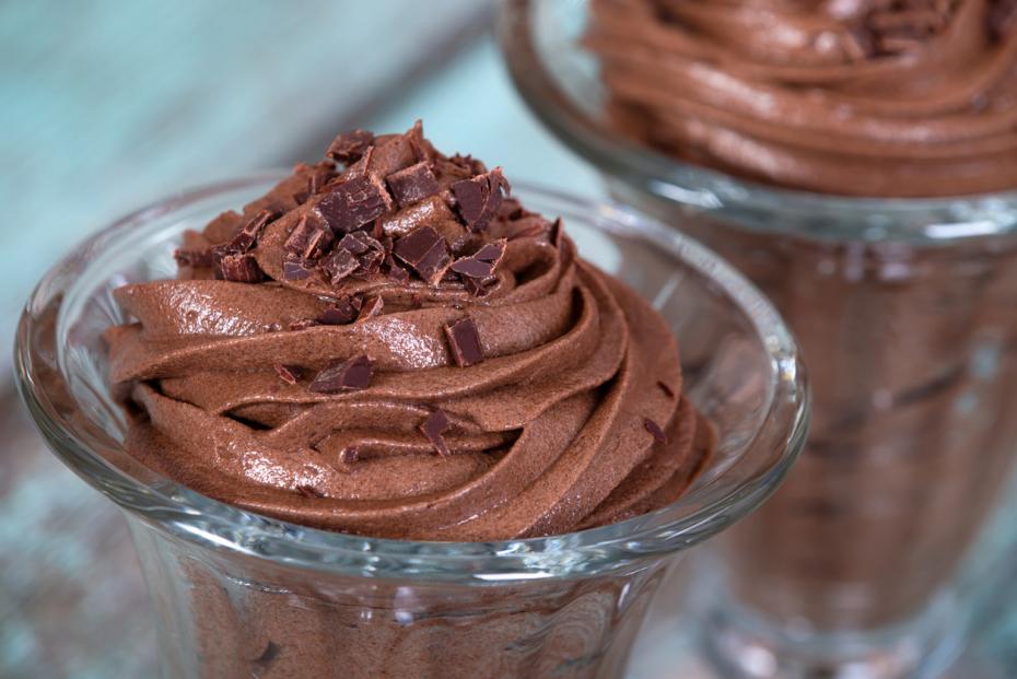 Mousse au chocolat au lait Elle & Vire - Recettes pour épater les copains -  Elle & Vire