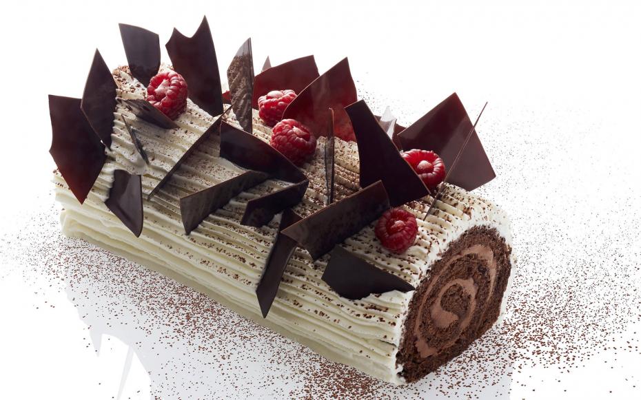 Bûche rubis dans la forêt noire - Recettes des chefs - Elle & Vire